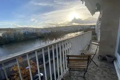 Image de Appartement sur quai de Seine, proche Paris