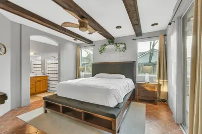 Image de Mediterranean Style Modern House - 5 mins From Airport & Downtown