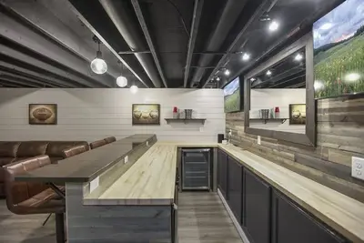 Image de Peach Tree Place - Updated Home in South Bend