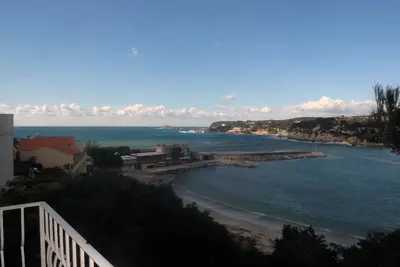 Image de Maison Bandol pied dans l'eau accès plage
