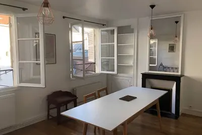 Image de French Apartment in the center of paris
