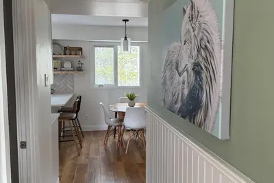 Image de Charming 4 Bedroom House: Minutes from Downtown Smithers, Featuring a Hot Tub