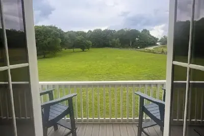 Image de Quiet Retreat at Maplewood Hollow!