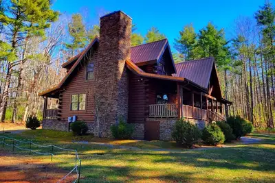Image de Simply Southern Cabin book your Spring Adventures now!