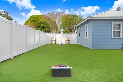 Image de Charming Dade City - Backyard Oasis - Convenient to Tampa amenities
