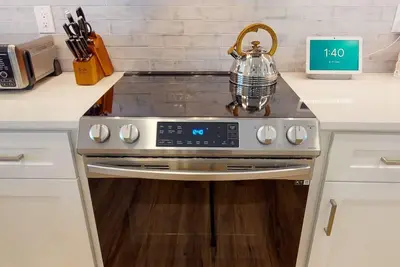 Image de Historic 2-unit Duplex, 14 min Walk to Riverwalk