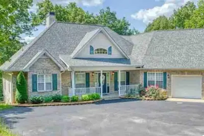 Image de Beautiful Luxury Home - beautiful scenery & equipped for your family getaway.