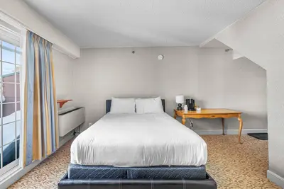 Image de Chambre Lit Queen avec balcon 01