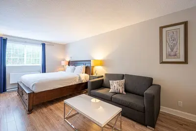 Image de Deluxe King bed in Saint-Sauveur