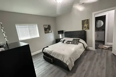 Image de Insta-Worthy! Just Remodeled! Private Home! Luxurious & Brand New