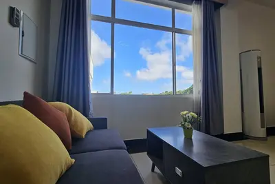 Image de 01-Modern and spacious Prince Studio Apartments - 20 Min from the beach!