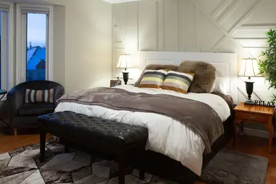 Image de Cozy Warm walkout suite with private garden, Truly a home away from home