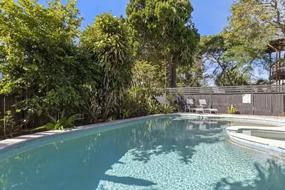 Image de Spacious 2 Bedroom Pet Friendly Home with Pool in Weyba St