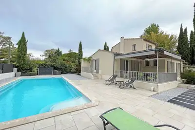 Image de Villa avec piscine privée chauffée, classée 4*/5 par l'office \"CléVacances\"