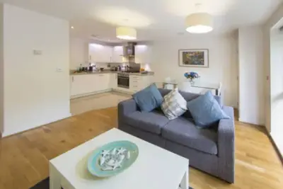 Image de Elstree - lovely 2 bedroom, 2 bathroom apartment