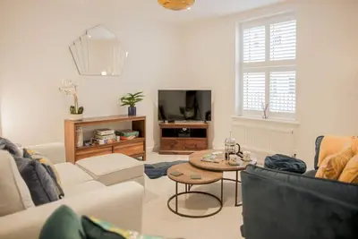 Image de Stunning 2 Bed with Private Patio and Free Parking