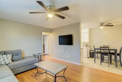 Image de One-bedroom ready for you near Fort Sill!