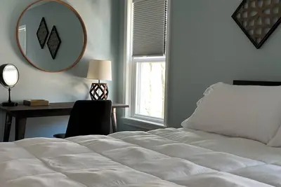 Image de Cozy apartment right in Downtown Downers Grove