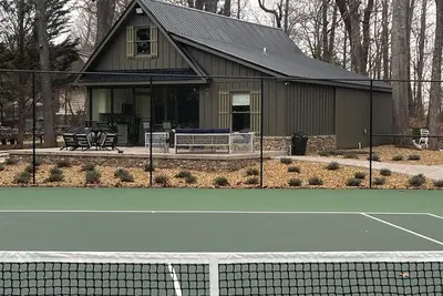 Tennis Bungalow close to Rome Tennis Center at Berry and Pickle Ball
