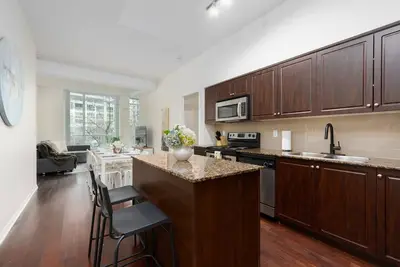 Image de Fort York 2 Bed 2 Bath Condo