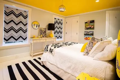 Image de Modern Fairytale East Hamptons 6 Bedroom Home