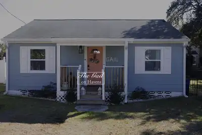 Image de The Gail on Havens Dog Friendly, Walk to  Beach, 1Review Mandatory\n