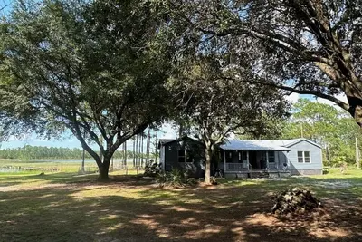 Image de Lakefront on 10 acres