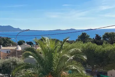 Image de Appartement neuf climatisé, Belle Vue Mer, plage du Capelan à pieds!