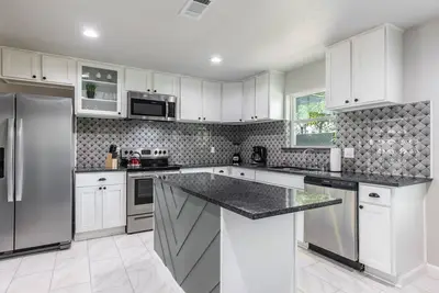 Image de Bright and Stylish Home