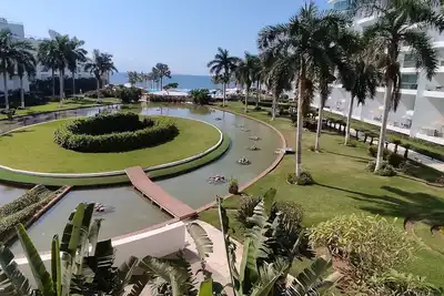 Image de 1, 830ft2 Sea and mountain view apartment