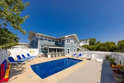 Image de 4 Play- 5 Bd. , Dog Friendly, Game Rm. , Private Pool, Easy Bch Access