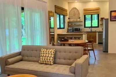 Image de Modern Casita just a short walk to the beach