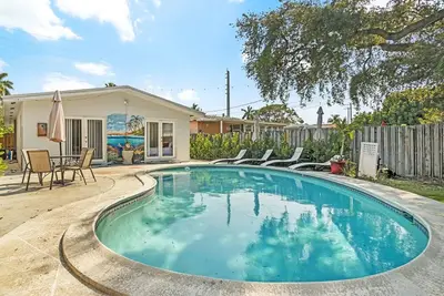 Image de Spacious Family Retreat – Pool, Bbq & Soft Serve!