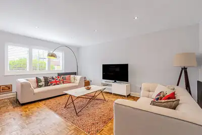Image de Amazing 2 Br ground floor apt, Brentford