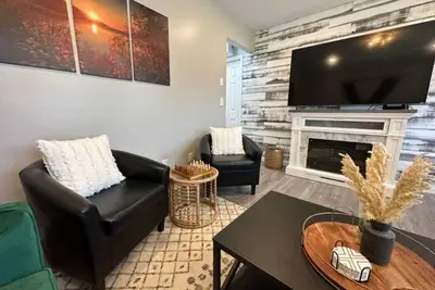 Newly Renovated Cozy home - 2min walk to Tuckasegee River