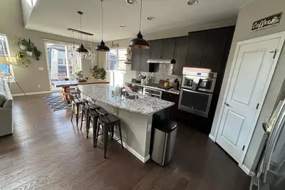 Image de Fun family home in heart of Boulder Co. with amenities galore!