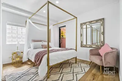 Image de Paris End Chic - 2-bedroom apartment in Melbourne's Theatre District!