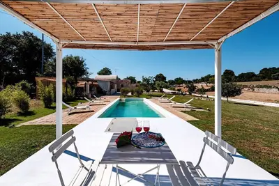 Image de Typical lamia with salt water swimming pool in Ostuni