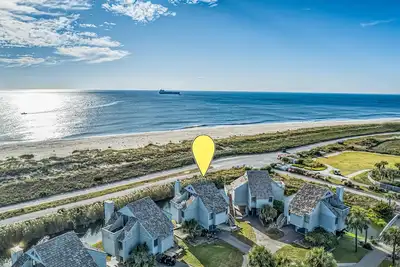 Image de Ocean front villa taking in all views, walking distance to Bhi Club; access to both clubs!