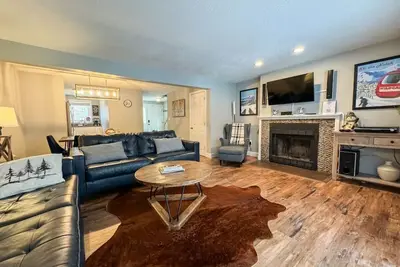 Image de The Hawk Haus | Spacious, Game Room, Trail Access