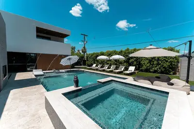 Image de Modern Luxury Home with Pool/Jacuzzi Near Oldtown Scottsdale