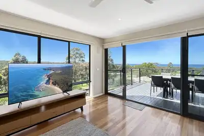 Image de Lovely & Spacious 4-Bed Home with Ocean Views