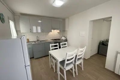 Image de Newly renovated, centrally located and very close to the sea