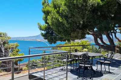 Image de 79 Protea - Private 3 Bedroom Vacation Home with Sea and Mountain views