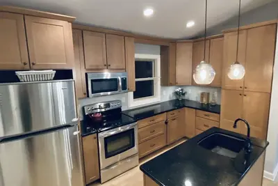 Image de Adorable Bungalow Near Hospital, University, Hike/Bike Trails and Museums!