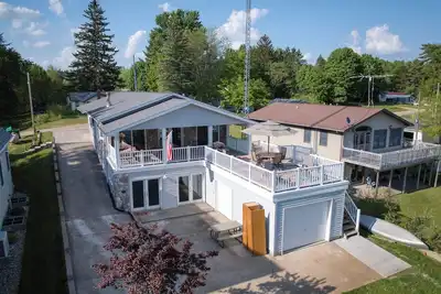 Image de Family can Relax & Enjoy the Peace of our Hidden Gem on All Sports Jehnsen Lake