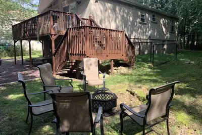 Image de Pocono Getaway 5 minutes from Kalahari with Lake, Pool and Beach access