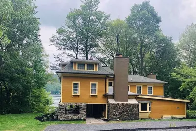 Image de ParkPlaceKeuka FingerLakes: Fab Lake Views, HikingTrails w\/TeaHouse on Waterfall!