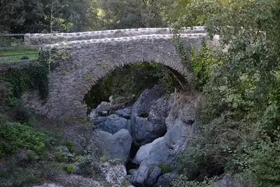 Image de Studio avec véranda dans vallée calme à Reynès