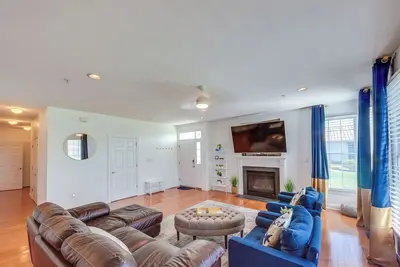 Image de 3 Mi to Beach: Ocean View Getaway w/ Pool Access